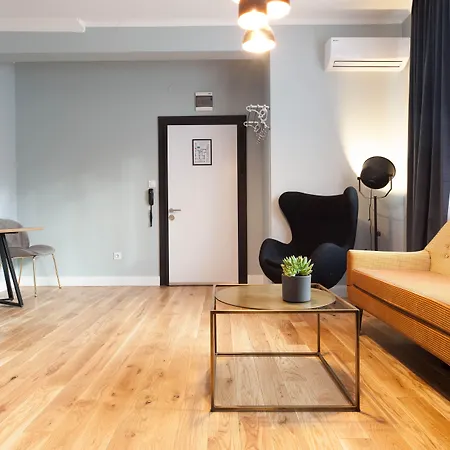 Hotel The Embassy 3*