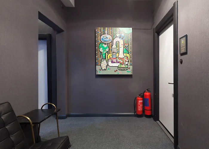 The Embassy 호텔 3*