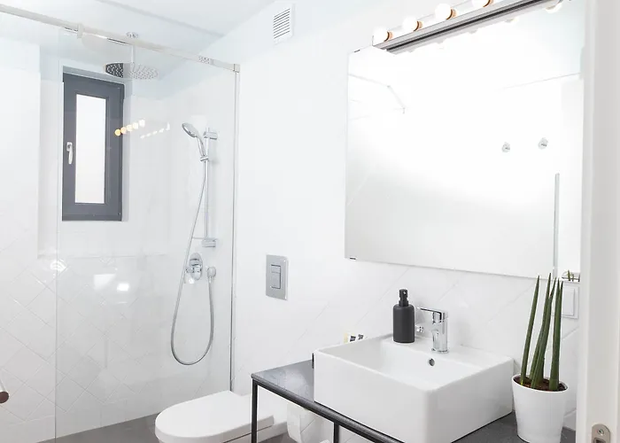 호텔 The Embassy 3*