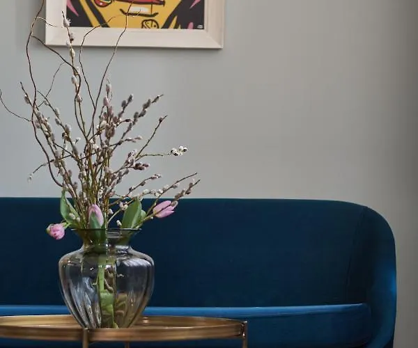 The Embassy فندق