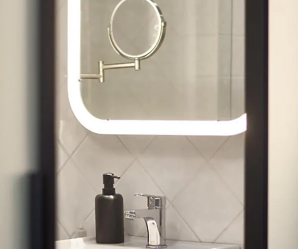 The Embassy 酒店 3*