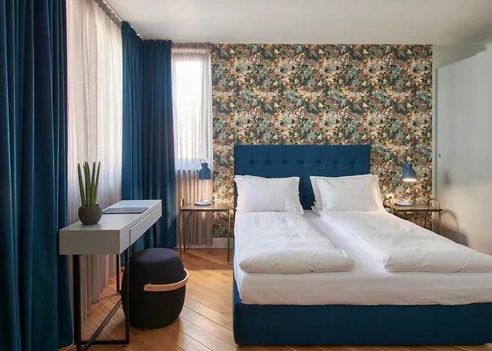 فندق The Embassy 3*