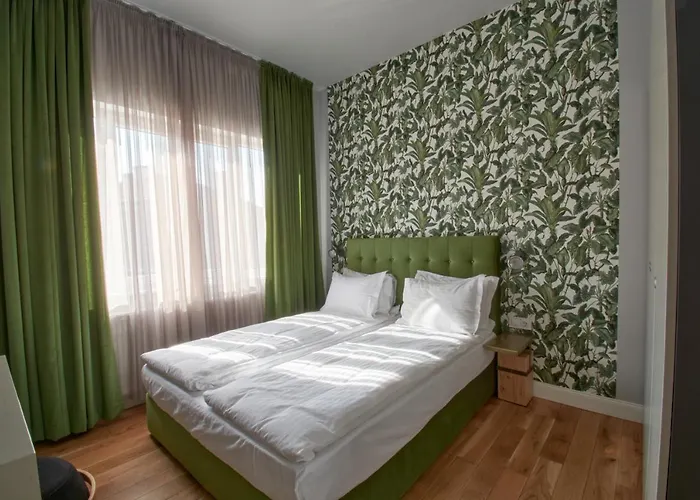 The Embassy فندق 3*