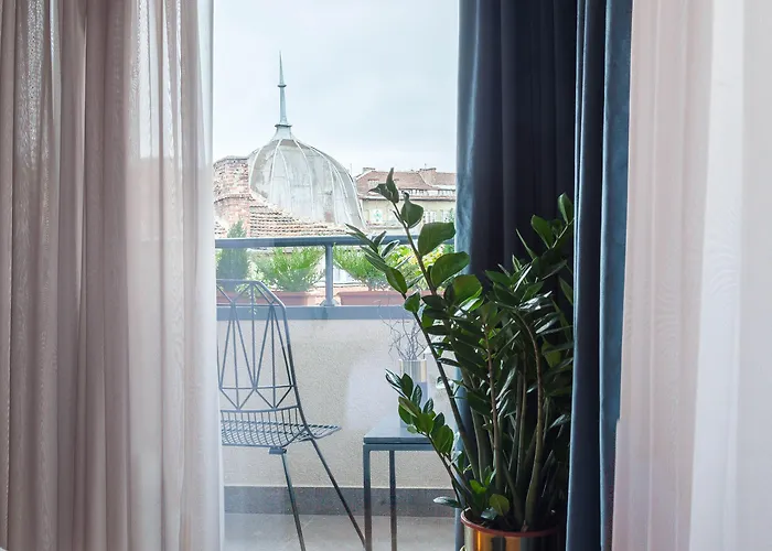 فندق The Embassy 3*