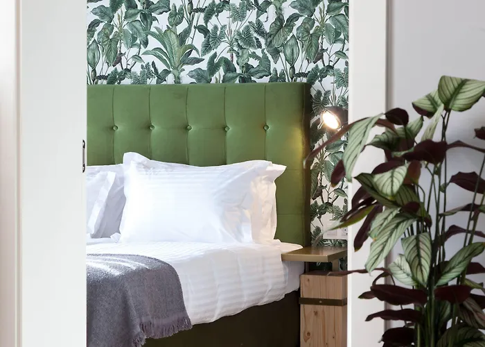 فندق The Embassy 3*