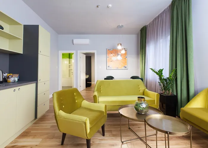 The Embassy فندق