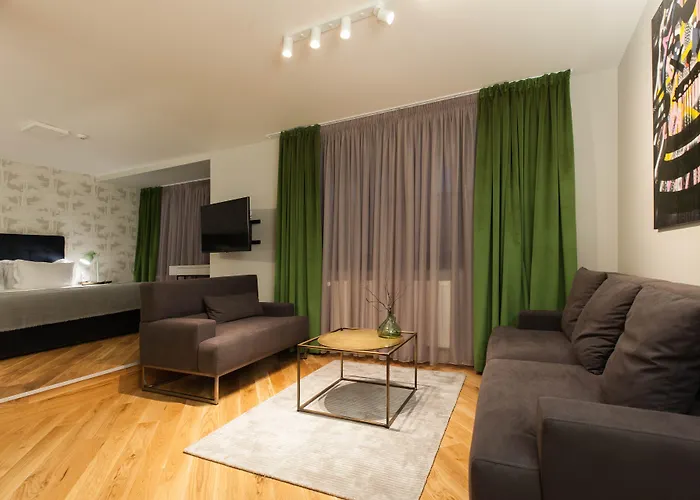 The Embassy فندق