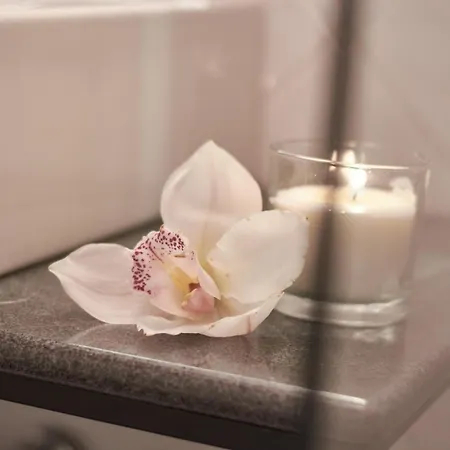 Hotel The Embassy 3*