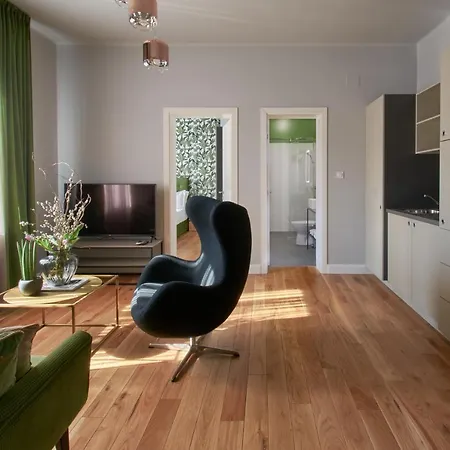 The Embassy Hotel 3*